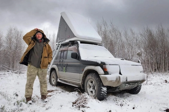 Туристам на авто следует брать палатку на случай поломки техники.