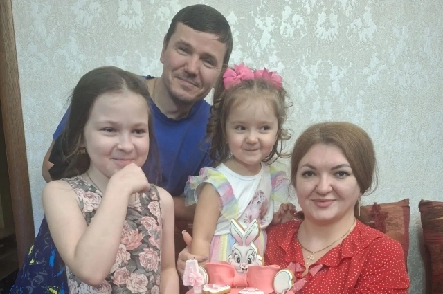 Сергей и Диана гордятся своими талантливыми дочками.