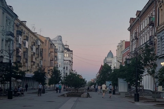 Пешеходная улица Ленинградская изобилует вкусными заведениями.