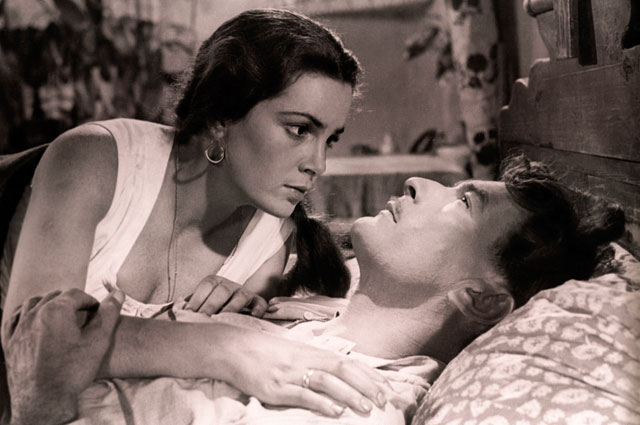 Элина Быстрицкая и Петр Глебов в фильме «Тихий Дон», 1957 год.