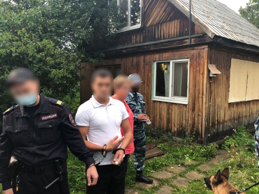 «Дядя прижимался». Над обвиненным в педофилии родственником учинили самосуд
«Дядя прижимался». Над обвиненным в педофилии родственником учинили самосуд