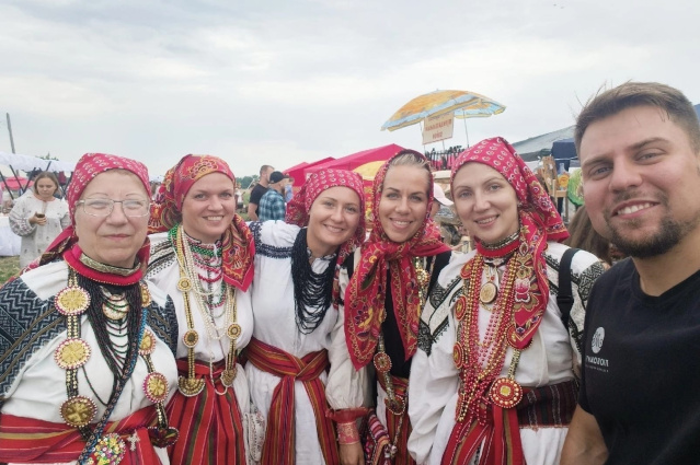 Ансамбль регулярно участвует в фольклорных фестивалях