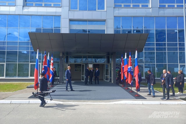 Юрий Борисов в ожидании северокорейской делегации.