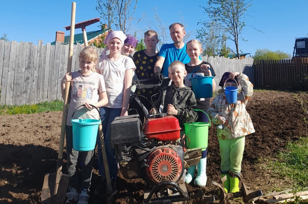 Газу в доме рада вся многодетная семья Стремоусовых.