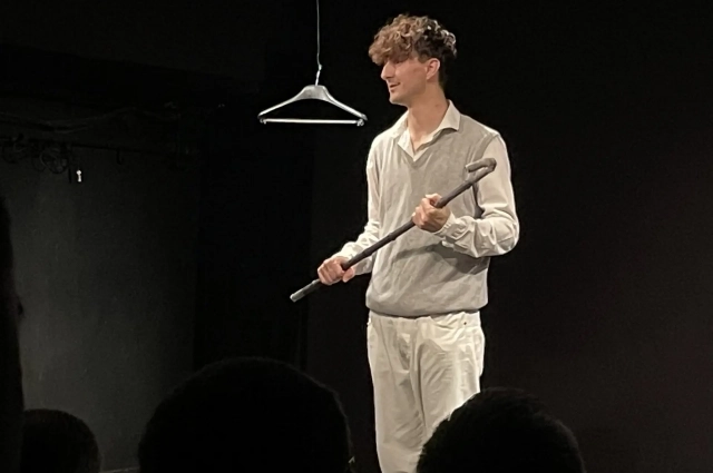 История двух знаменитых людей рассказана от имени одного из них.