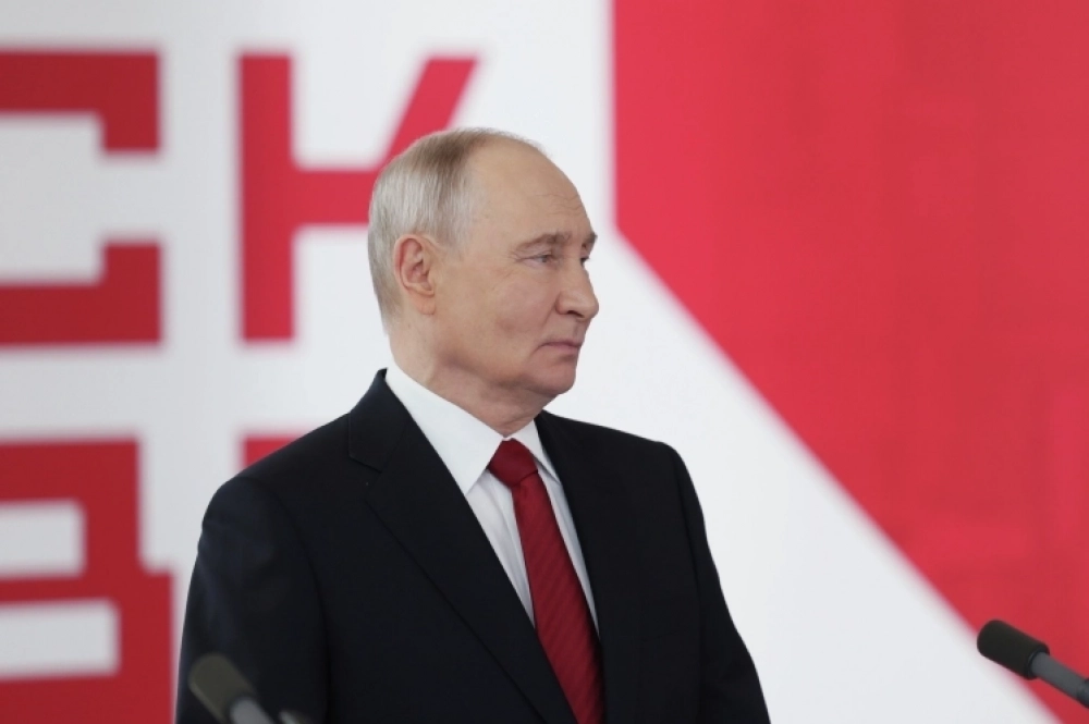 Владимир Путин  открывает по видеосвязи новые инфраструктурные объекты в Москве в День города.