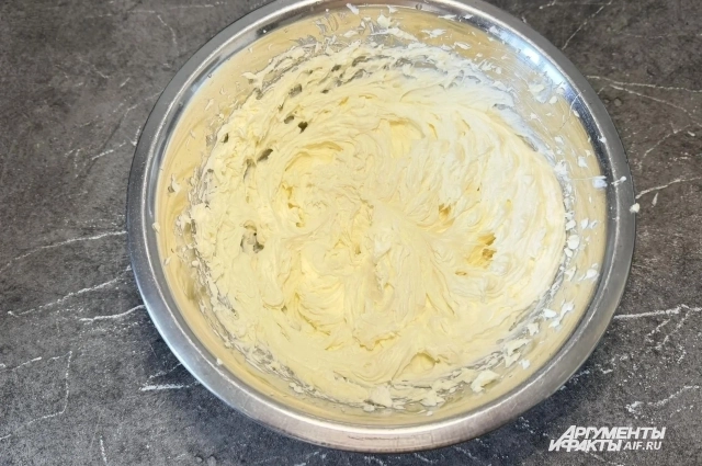Крем получается вкусным и нежным.