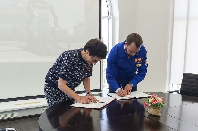 АО «Омск-пригород» и областной студенческий отряд подписали двухстороннее соглашение.