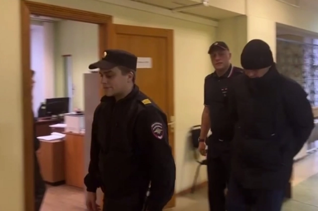 Подозреваемый в убийстве Евы.