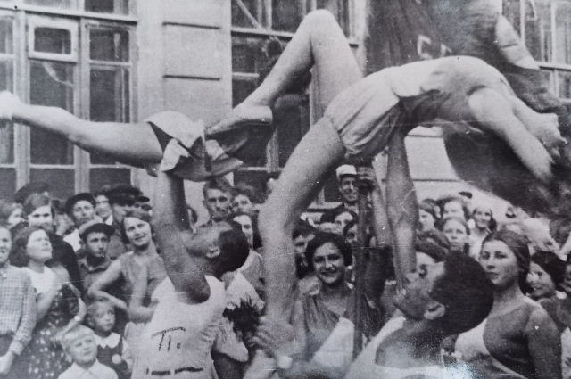 Гимнасты на параде в Туле. 1929 г.