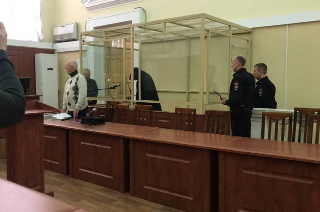 На суде Костюков прятался под капюшоном.