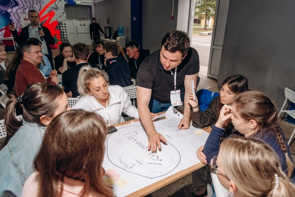 Участникам форума предложили придумать соответствующую одной из ценностей цивилизацию и всё, что её наполняет