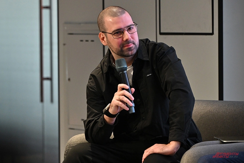 Артемий Большаков.