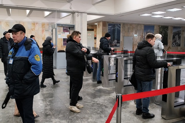 Шаг в будущее: в метро Екатеринбурга появились смарт-турникеты