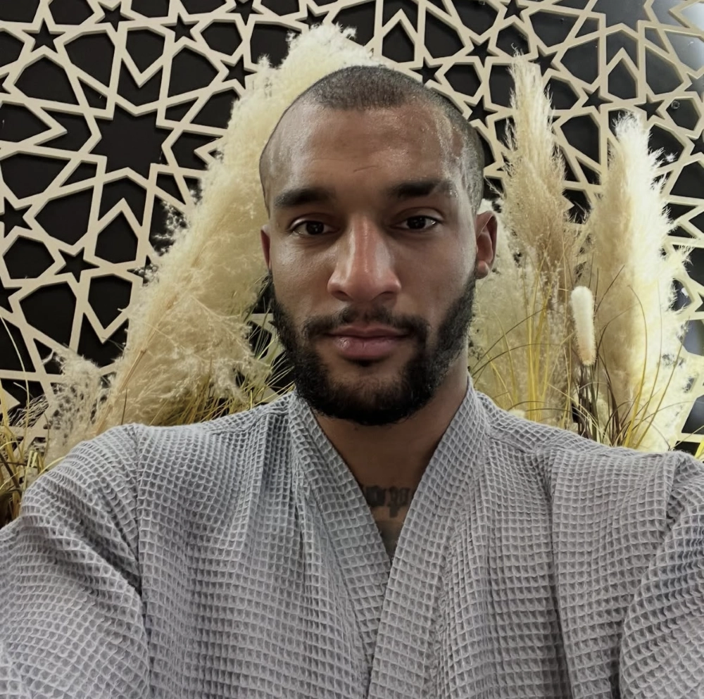 Лайонел Адамс.