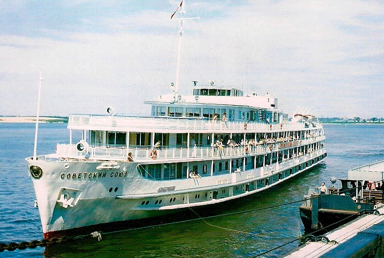 Дизель-электроход «Советский Союз».