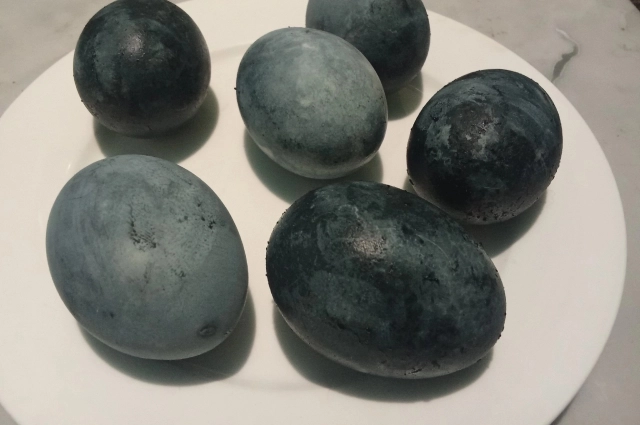 Такой цвет даёт чай каркаде.