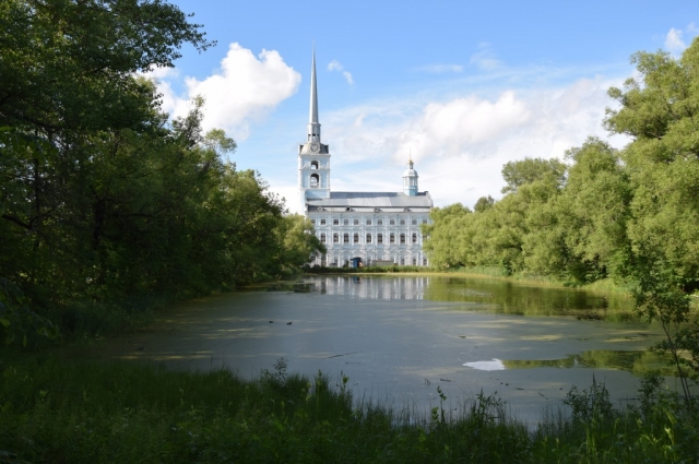 Главная достопримечательность парка — Петропавловский собор. 