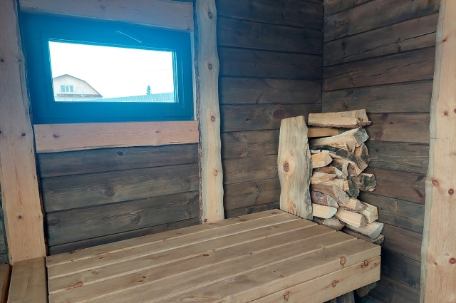 Традиционно, баня в Сибири была построена из дерева.