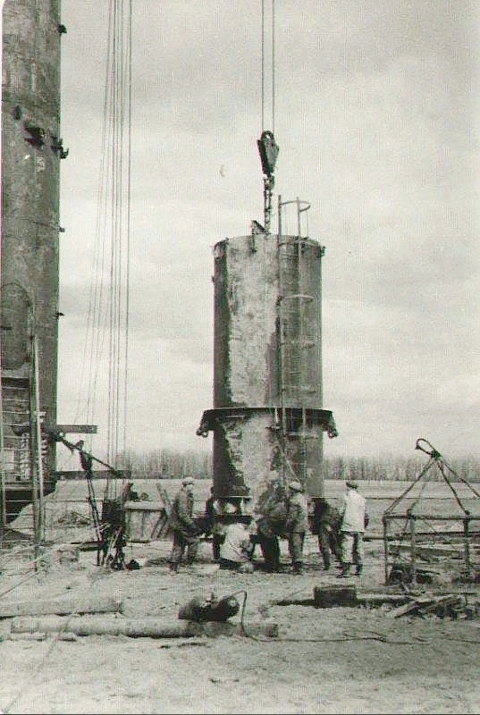 Строительство метеомачты в Обнинске. 1958 год.