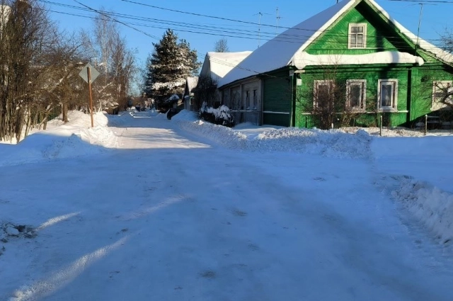 А вот жителям посёлка Вагонников повезло, у них расчистили.