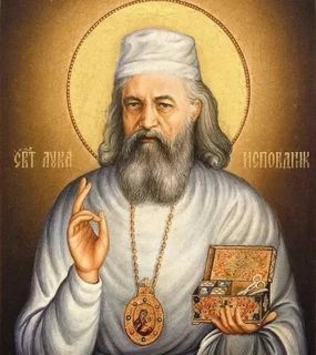 На иконах священника часто изображают в облике врачевателя.