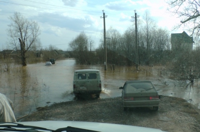 В зоне затопления оказались 18 местных жителей.