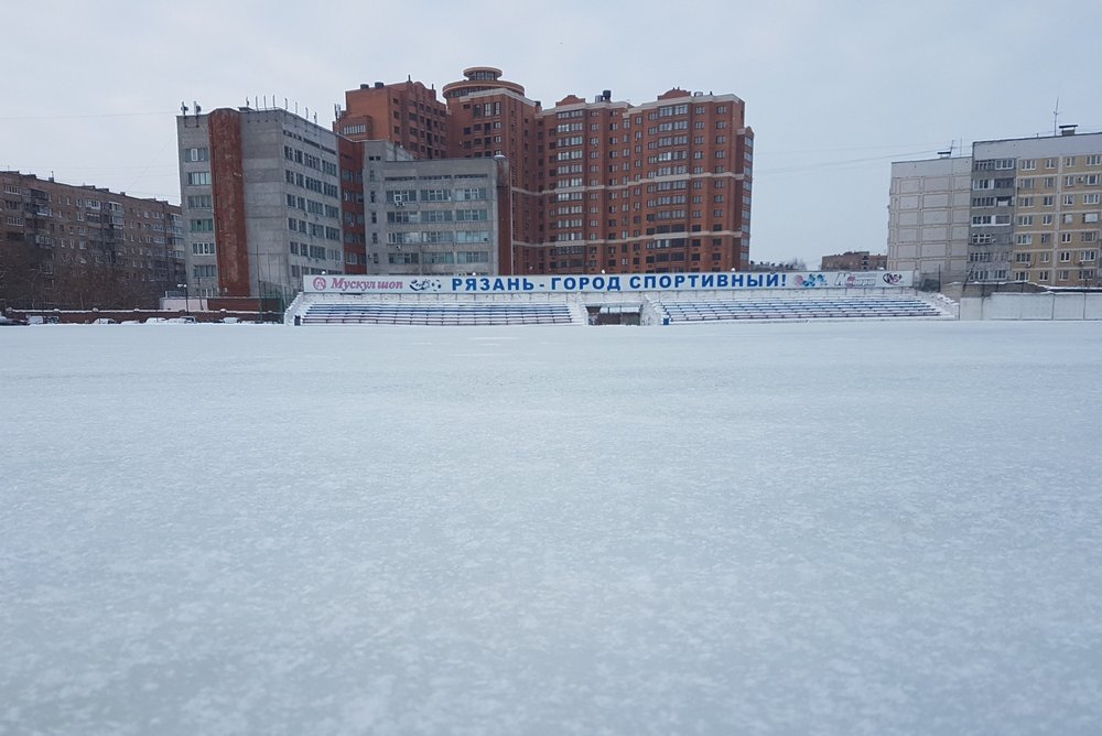 В скором времени покататься на коньках можно на стадионе «Локомотив».