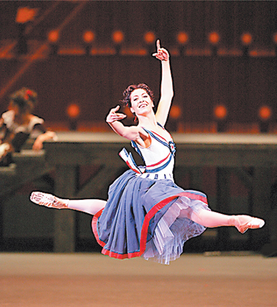 Анастасия в партии Жанны в балете «Пламя Парижа» на сцене Большого театра. 