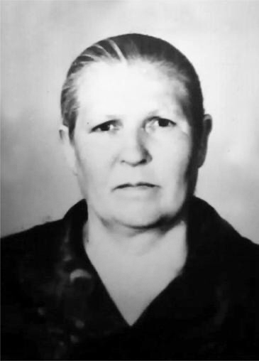 А.С. СИМОНОВА родилась в 1924 году. Стаж работы на Брянском химическом заводе - 24 лет.