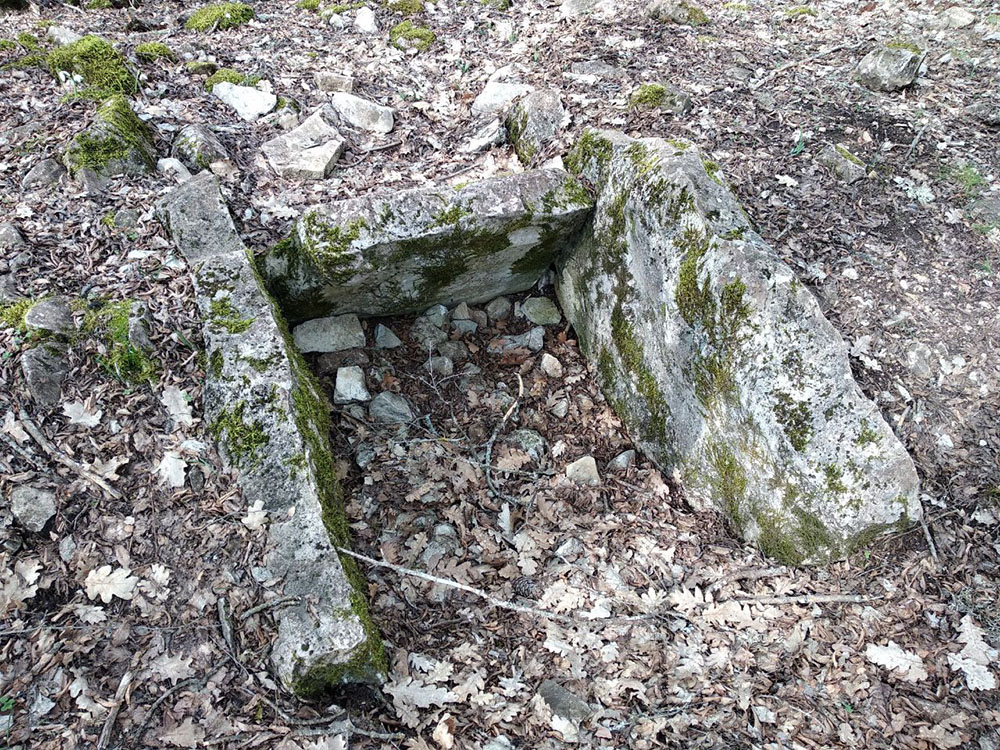 Остатки таврского каменного ящика, Симферопольский район.
