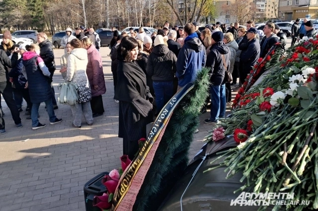 Алексей Текслер с супругой Ириной почтили память погибших при взрыве.