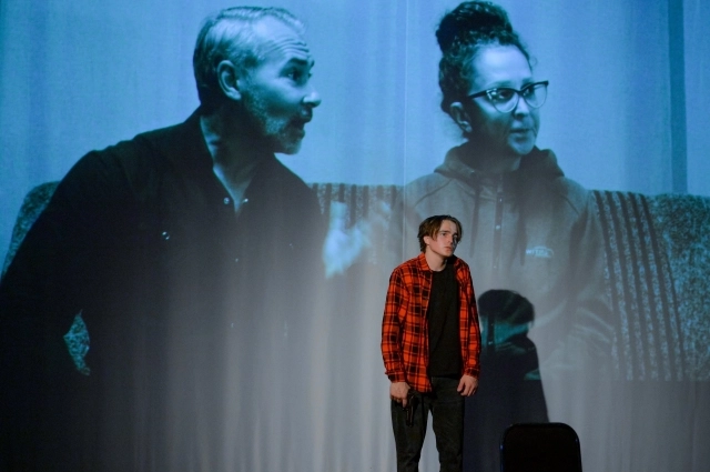 «Тварь» по одноименной пьесе Романа Козырчикова (актер Дмитрий Рауш), режиссер Ольга Постоногова.