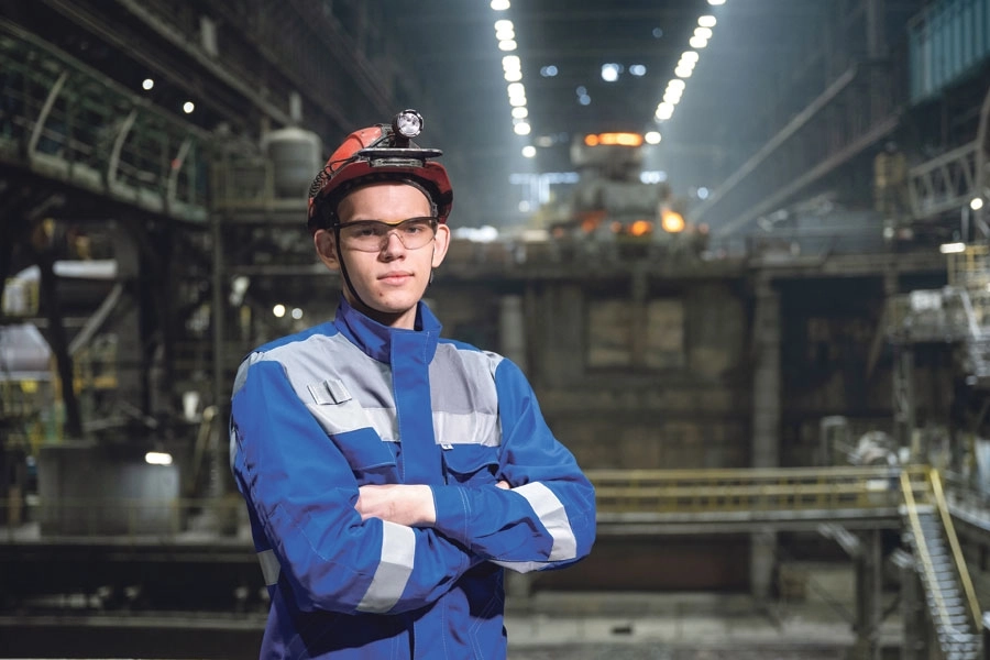 Кирилл Егоров: «Почти всем процессом варки металла управляет компьютер, моя задача – грамотно им руководить».