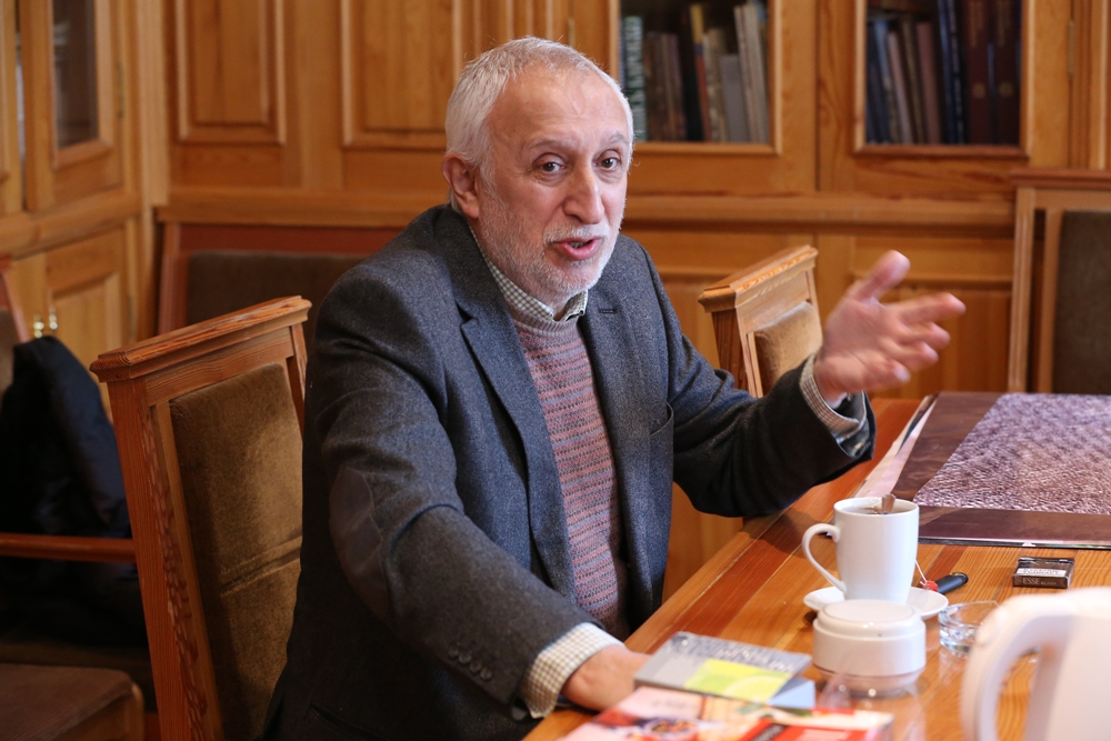 Николай Досталь.