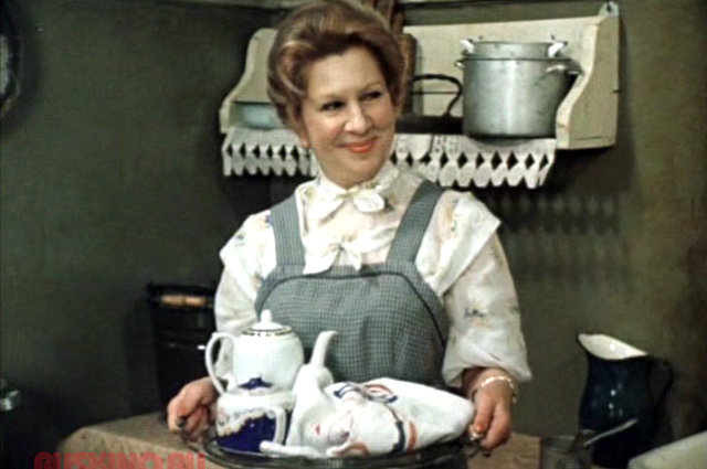 Инна Ульянова в фильме «Покровские ворота», 1983 г.