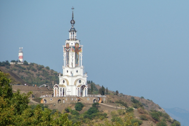Храм-маяк Святителя Николая в Малореченском.