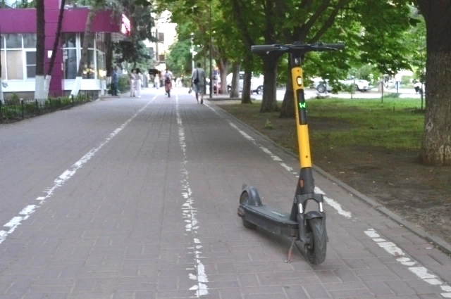 Выделенная велодорожка на улице Пушкинской.