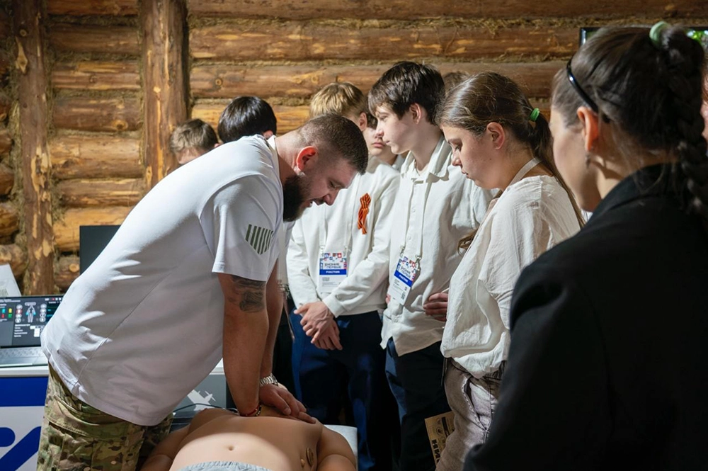 Стенд «ВОИНа» на марафоне «Знание.Первые».