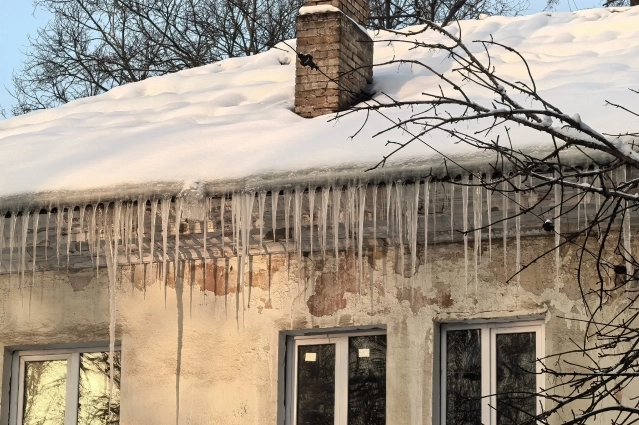 А сосульки какие страшные!