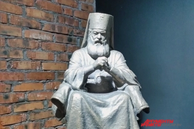 В регионе установлено пять памятников и бюстов в честь святителя.