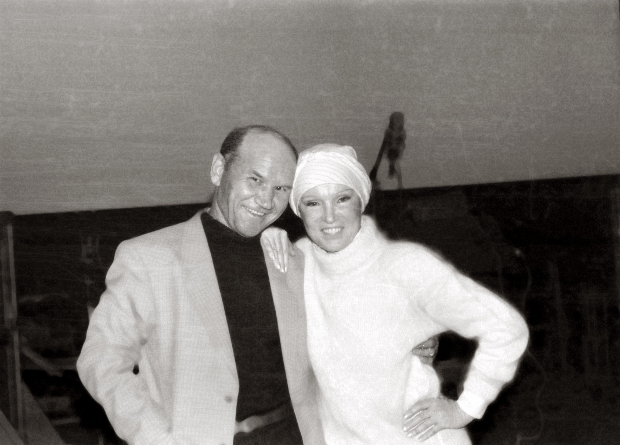 Борис Красноперов и Людмила Гурченко во время съемок фильма о Сергее Герасимове. 