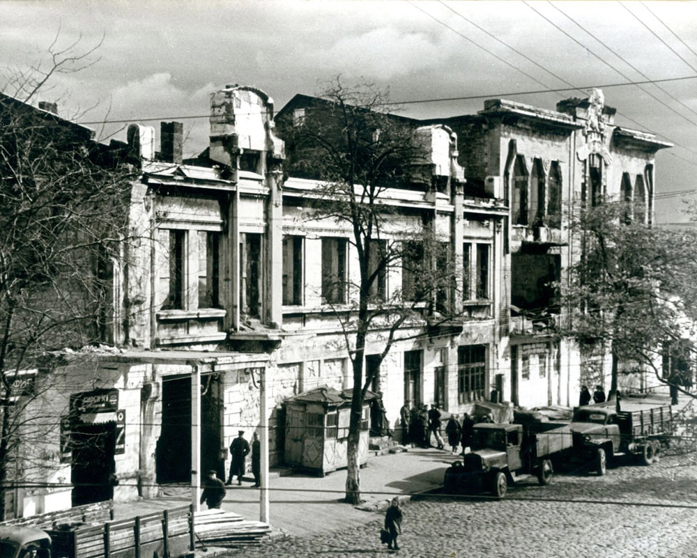 Центр Симферополя, весна 1944 г.