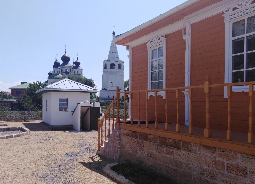 Восстановили и саму усадьбу и подворье.