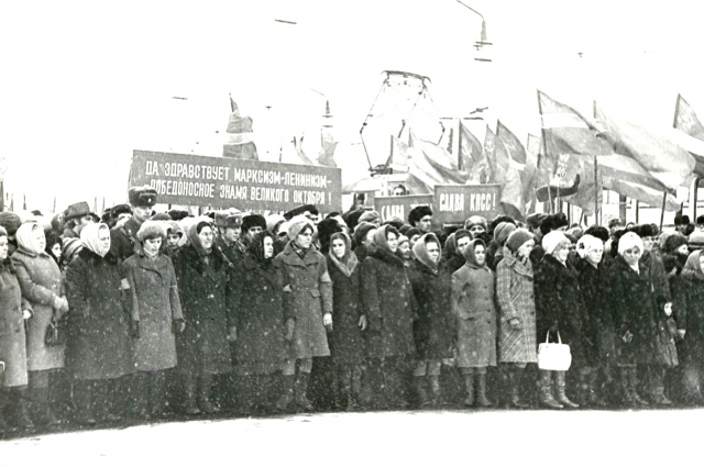 Митинг, посвященный пуску трамвая в Мясново. 1977 г.