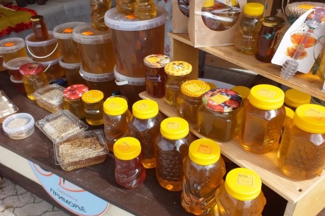 В этом году - хороший урожай мёда.
