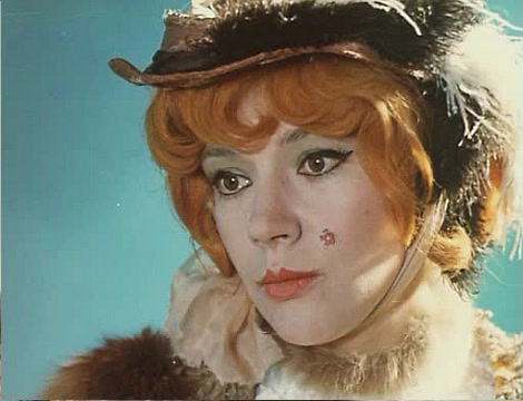 Елена Санаева в роли Лисы Алисы.