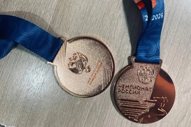 Обе медали девушка завоевала на первом же своём чемпионате.