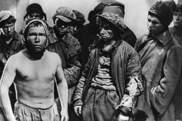 Кадр из фильма «Путёвка в жизнь» 1931 года