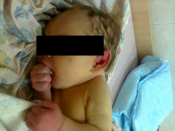 Новорожденная малышка из Полетаево.